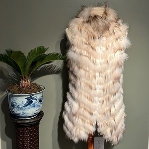 BCBG MaxAzria Darah Fur Vest in Cream~Excellent Condition~Size XS